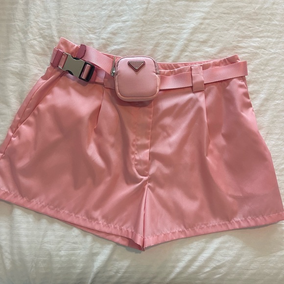 Prada belted Re-Nylon shorts - Picture 4 of 12